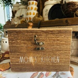 Rae Dunn Recipe Box with 'Mom's Kitchen' Engraving